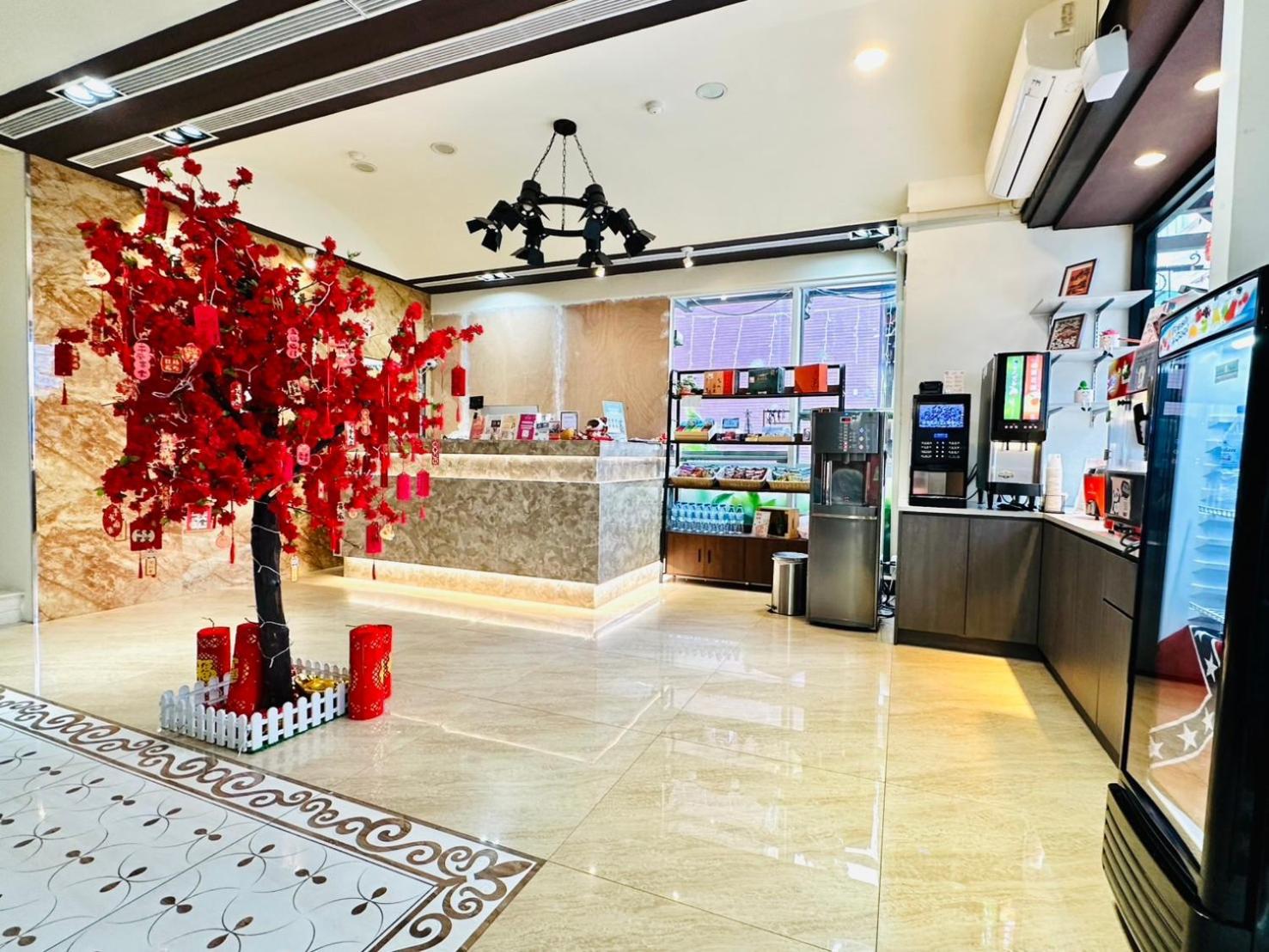 Elizabeth Hotel Тайджун Екстериор снимка