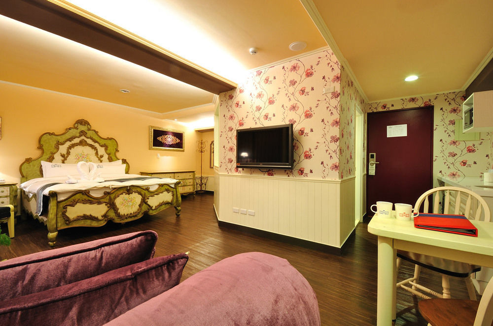 Elizabeth Hotel Тайджун Екстериор снимка