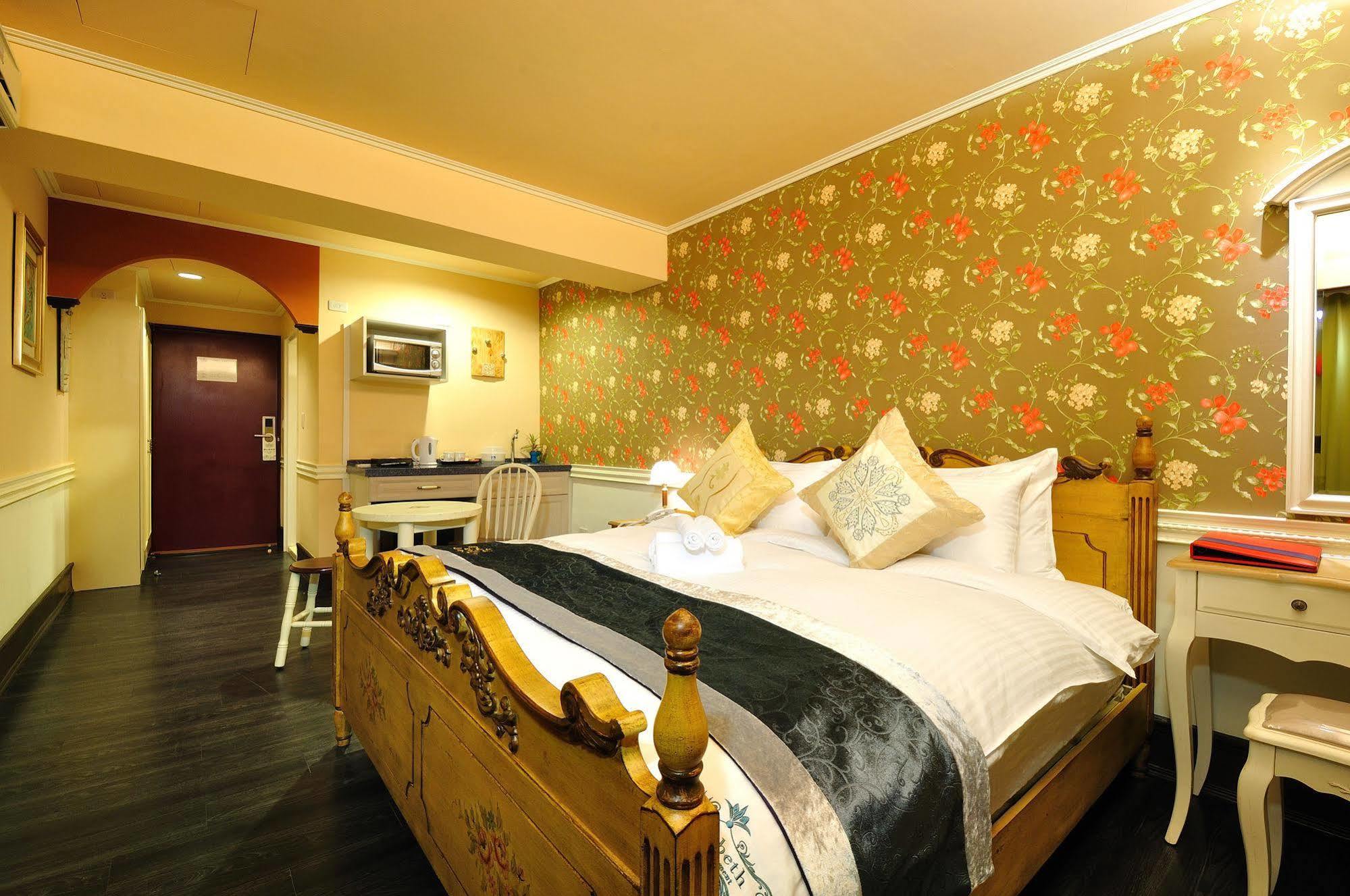 Elizabeth Hotel Тайджун Екстериор снимка