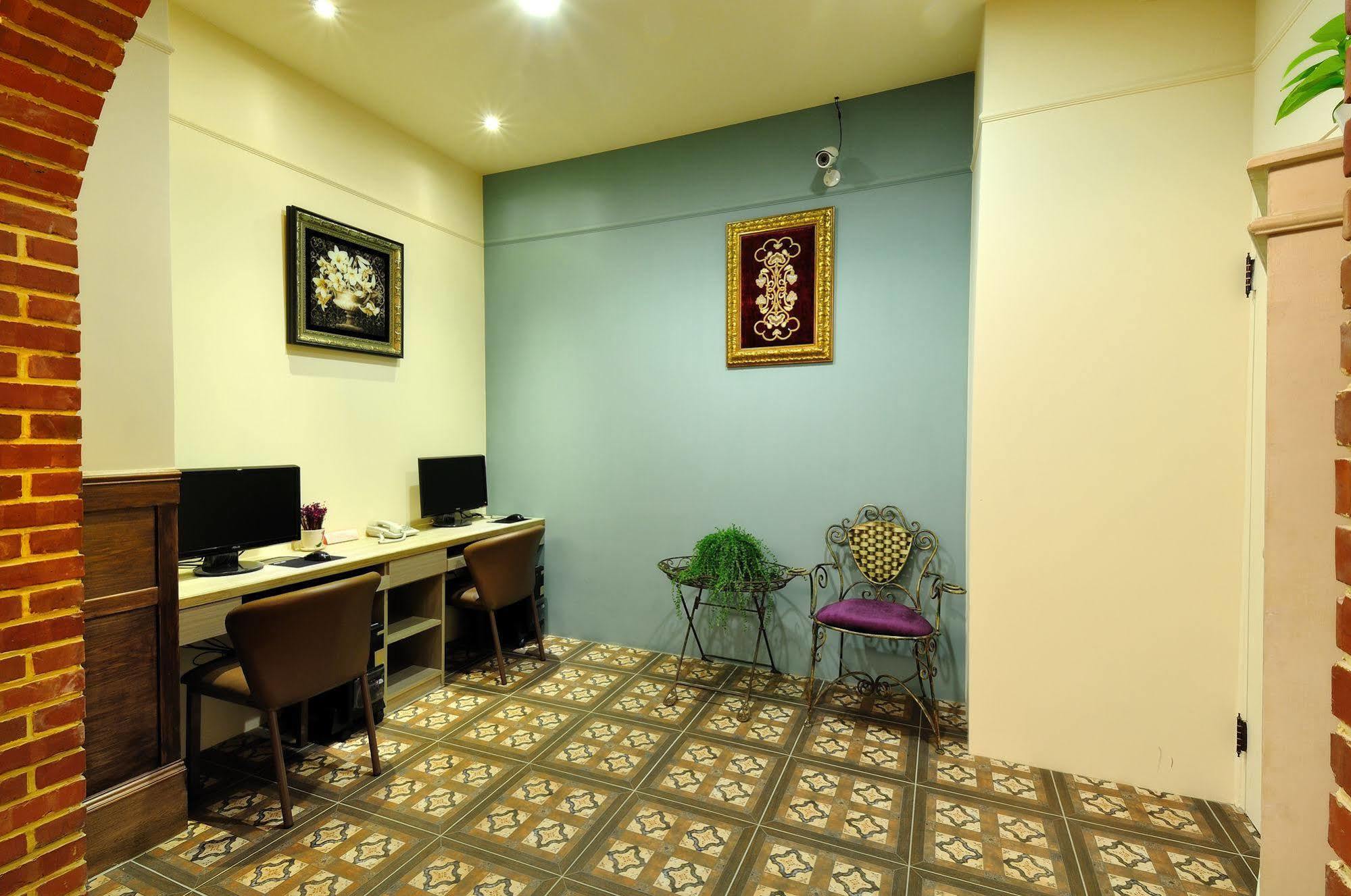 Elizabeth Hotel Тайджун Екстериор снимка