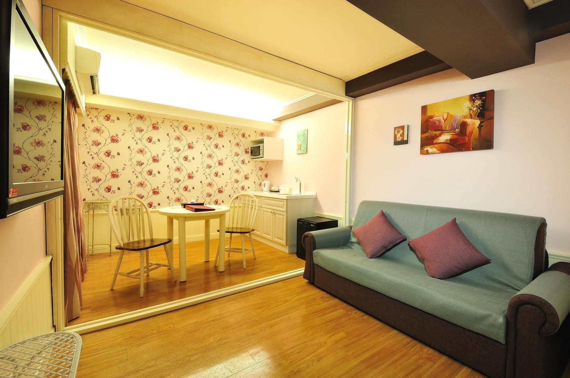 Elizabeth Hotel Тайджун Екстериор снимка